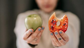 Pour une petite faim, un fruit ou une pâtisserie ?